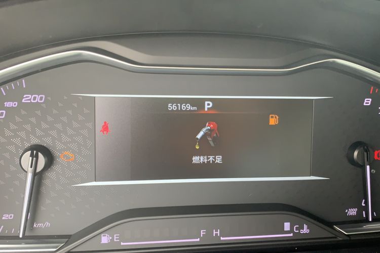 Used SAIC MAXUS G10 2022 2.0T Automatic Elite Edition Gasoline 7-Seater Odometer Close Up