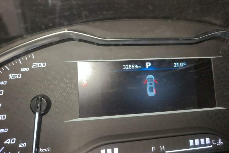 Used SAIC MAXUS G10 2022 2.0T Automatic Smart Enjoyment Version Gasoline 7 Seats Odometer Close Up