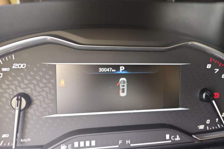 Used SAIC MAXUS G10 2022 2.0T Automatic Elite Edition Gasoline 7-Seater Odometer Close Up