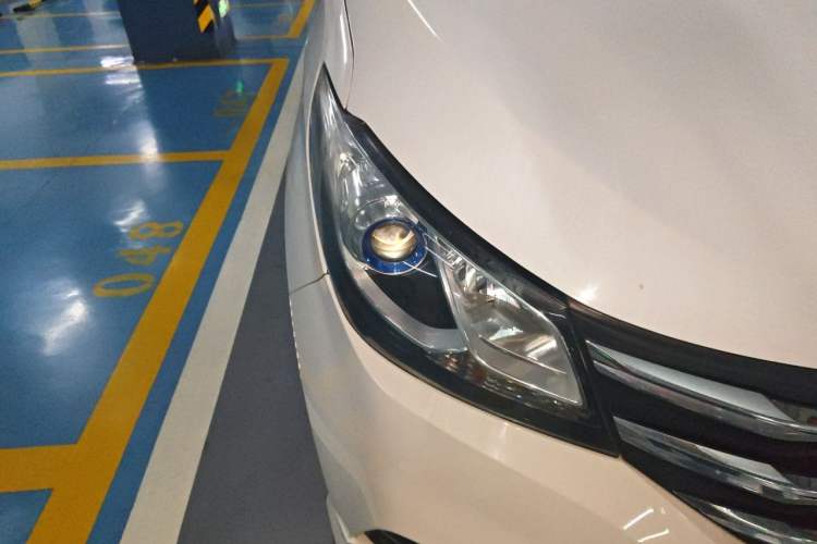 Used SAIC MAXUS G10 2022 2.0T Automatic Smart Enjoyment Version Gasoline 7 Seats Right Front Headlight