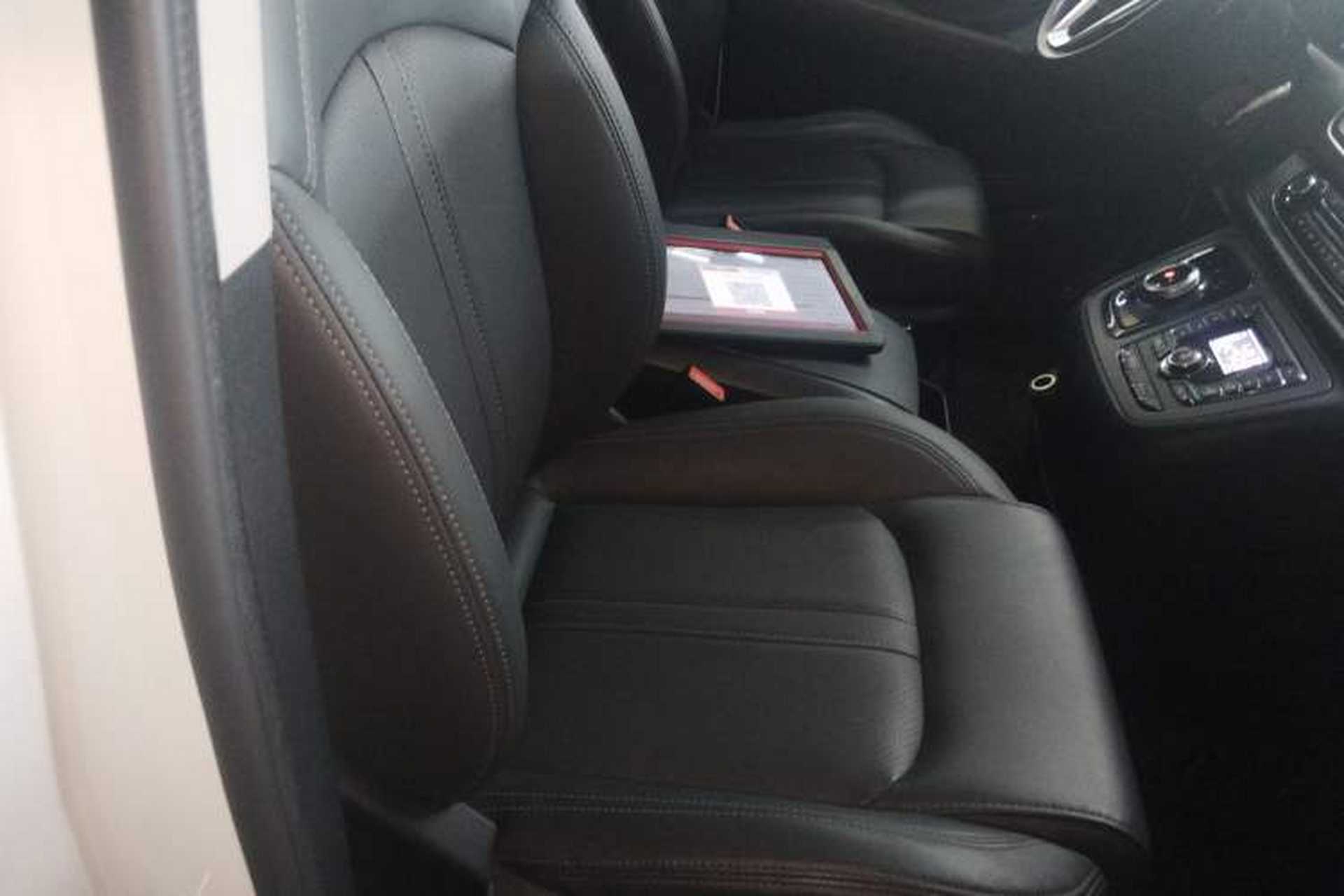 Used SAIC MAXUS G10 2022 2.0T Automatic Elite Edition Gasoline 7-Seater Right Front Seat