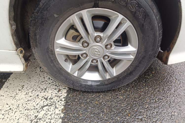 Used SAIC MAXUS G10 2022 2.0T Automatic Elite Edition Gasoline 7-Seater Right Front Wheel Hub