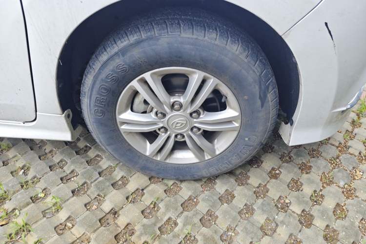 Used SAIC MAXUS G10 2022 2.0T Automatic Elite Edition Gasoline 7-Seater Right Front Wheel Hub