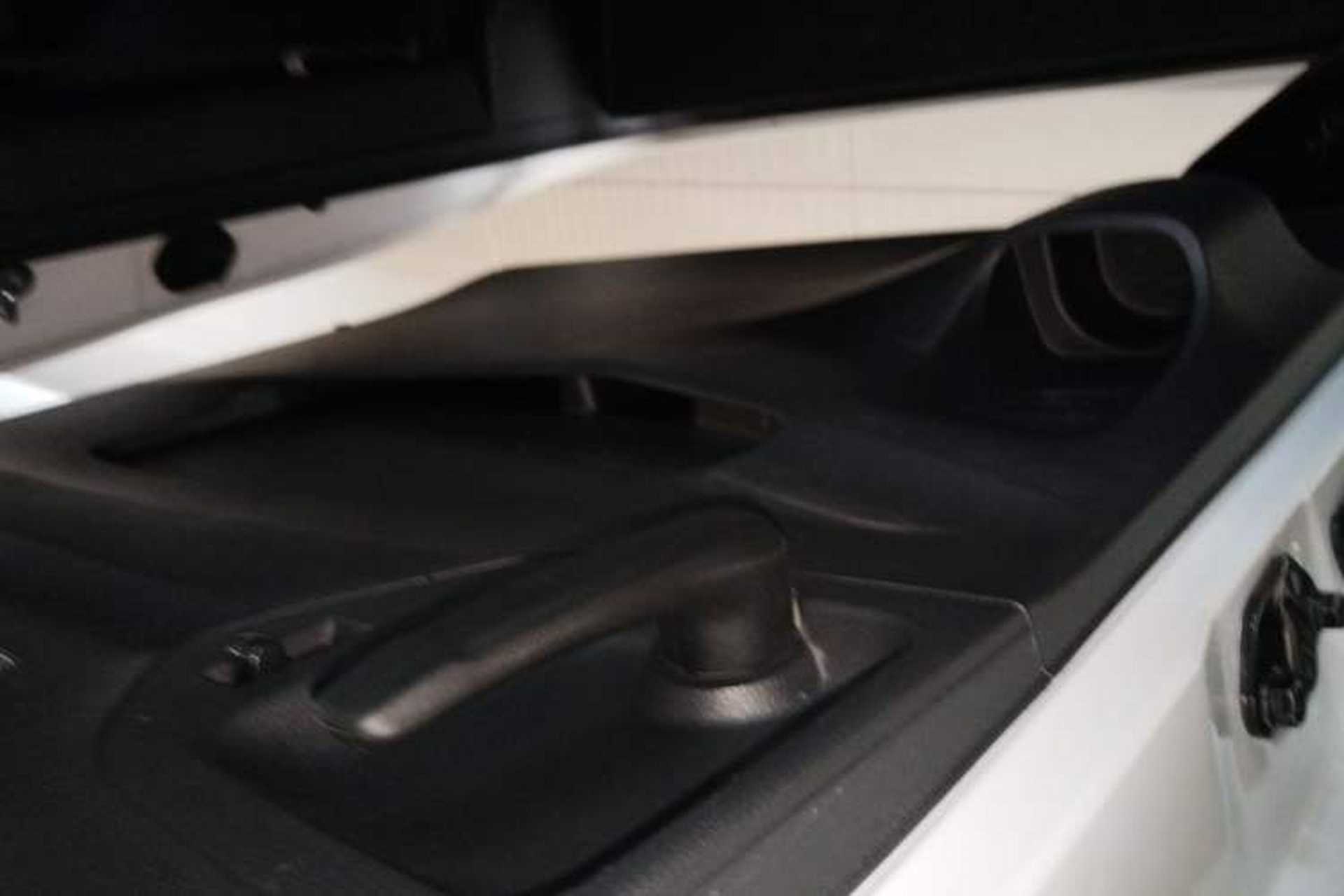 Used SAIC MAXUS G10 2022 2.0T Automatic Elite Edition Gasoline 7-Seater Right Rear Door Interior