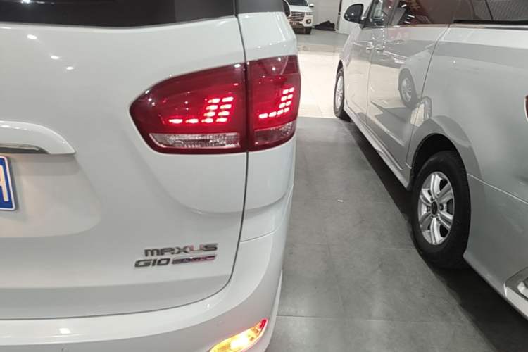 Used SAIC MAXUS G10 2022 2.0T Automatic Elite Edition Gasoline 7-Seater Right Rear Taillight