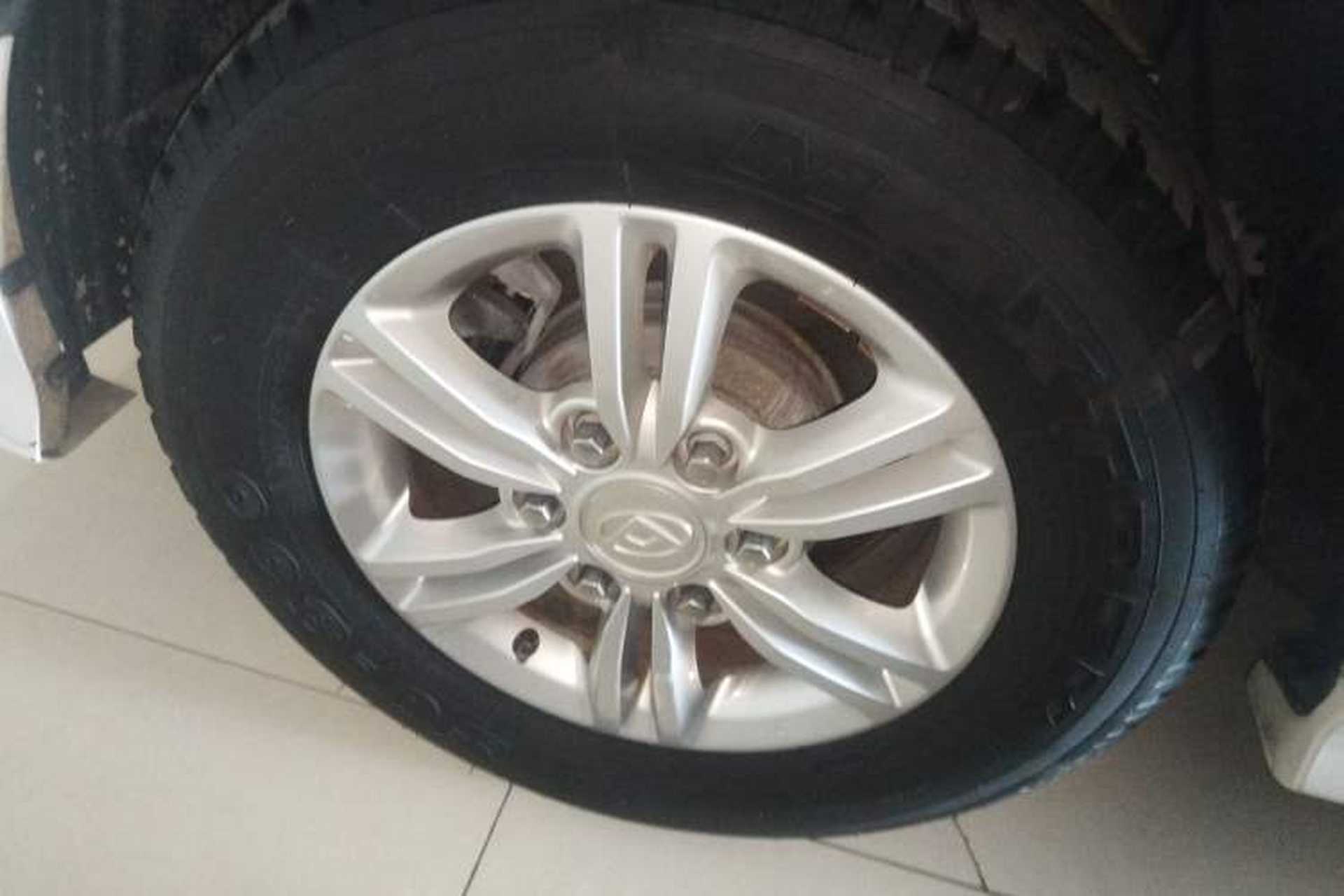 Used SAIC MAXUS G10 2022 2.0T Automatic Elite Edition Gasoline 7-Seater Right Rear Wheel Hub