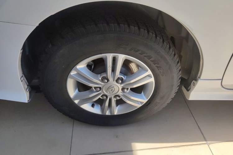 Used SAIC MAXUS G10 2022 2.0T Automatic Elite Edition Gasoline 7-Seater Right Rear Wheel Hub