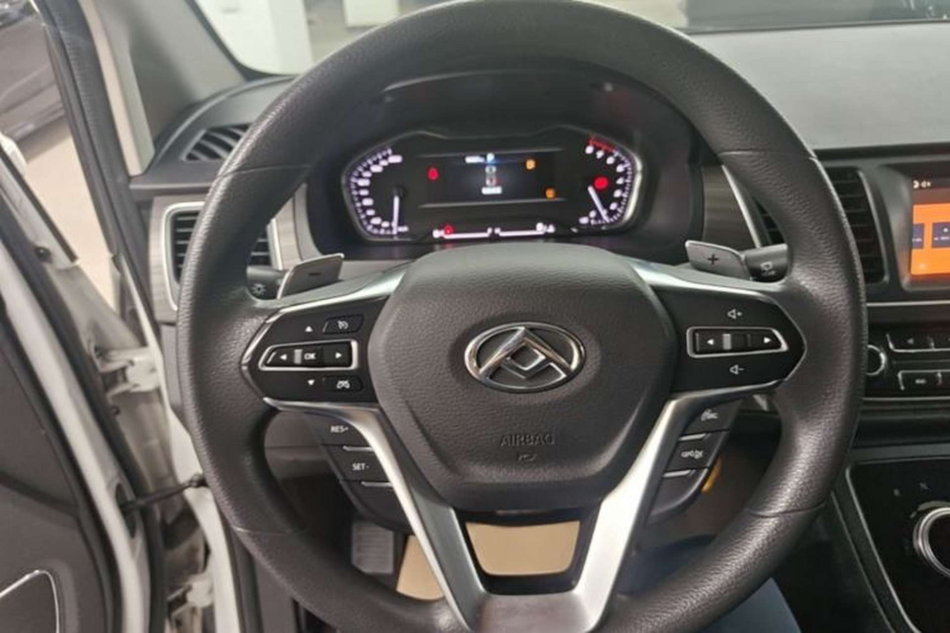 Used SAIC MAXUS G10 2022 2.0T Automatic Elite Edition Gasoline 9-Seater Steering Wheel