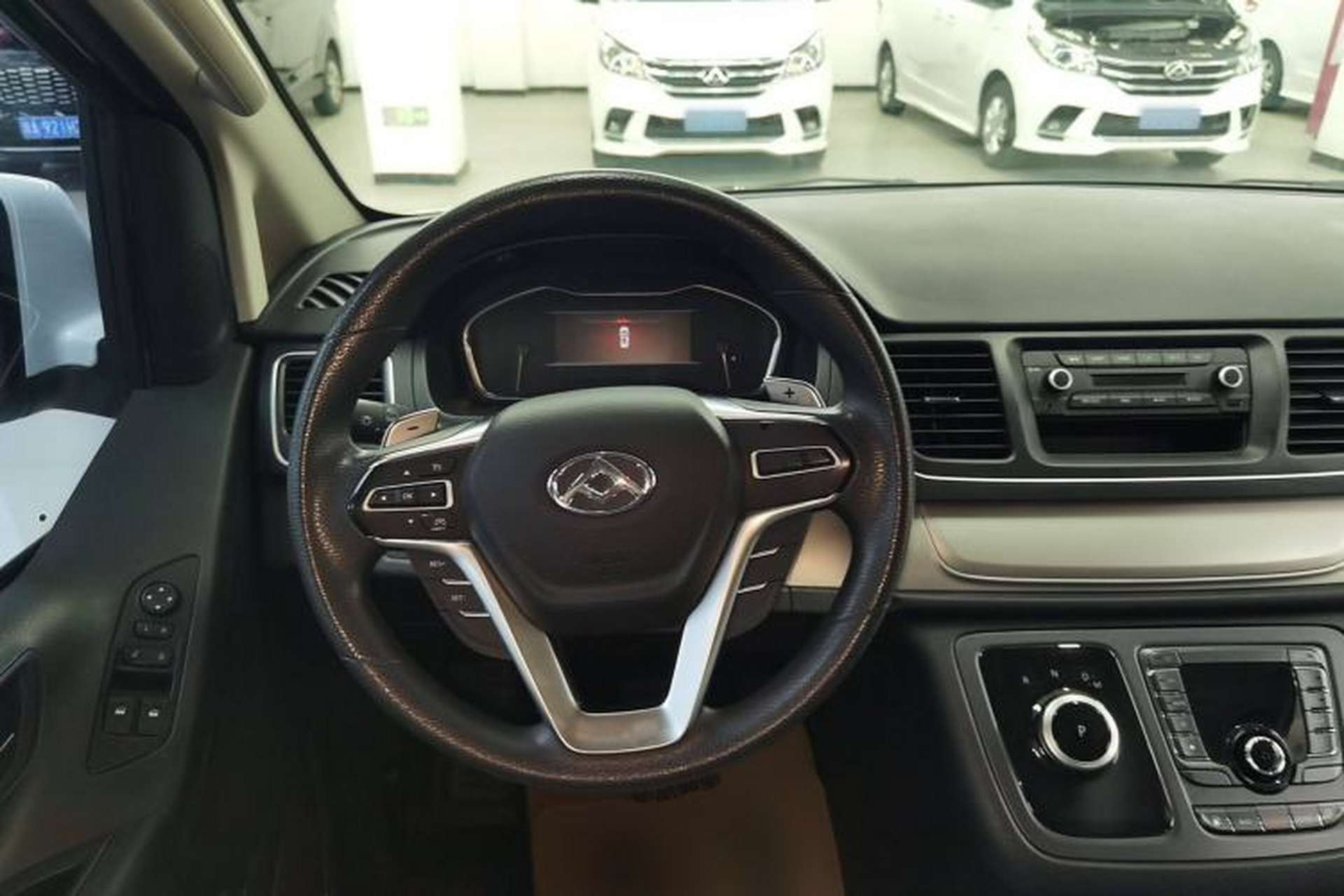 Used SAIC MAXUS G10 2022 2.0T Automatic Smart Enjoyment Version Gasoline 7 Seats Steering Wheel