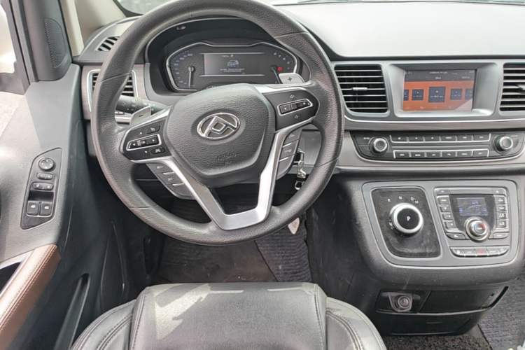 Used SAIC MAXUS G10 2022 2.0T Automatic Elite Edition Gasoline 7-Seater Steering Wheel