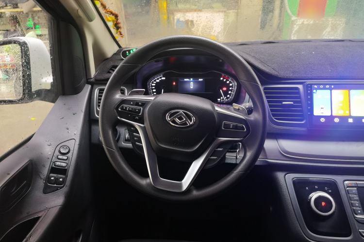 Used SAIC MAXUS G10 2022 2.0T Automatic Smart Enjoyment Version Gasoline 7 Seats Steering Wheel