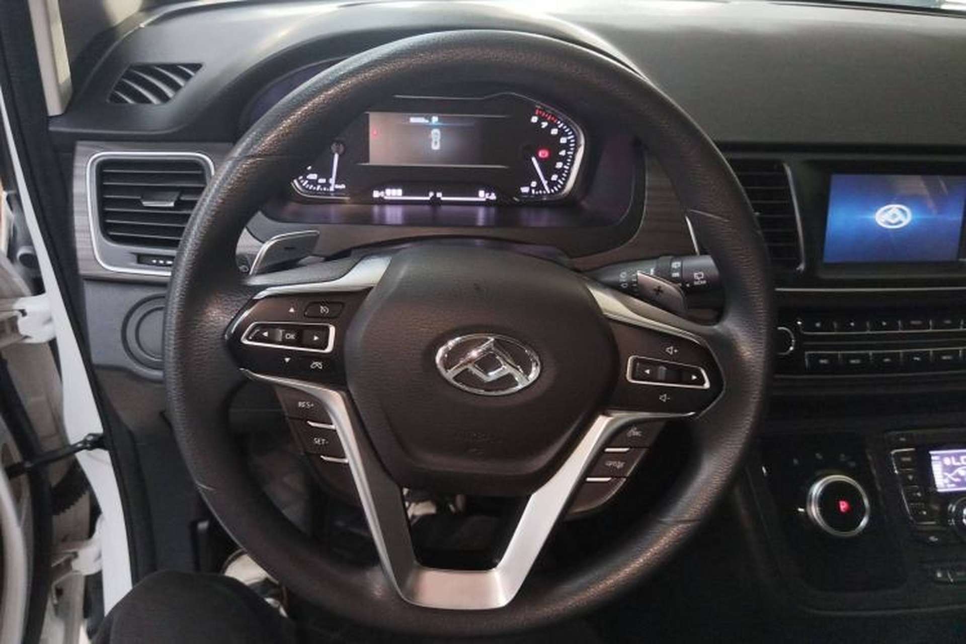 Used SAIC MAXUS G10 2022 2.0T Automatic Elite Edition Gasoline 7-Seater Steering Wheel