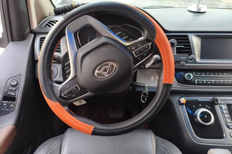 Used SAIC MAXUS G10 2022 2.0T Automatic Elite Edition Gasoline 7-Seater Steering Wheel