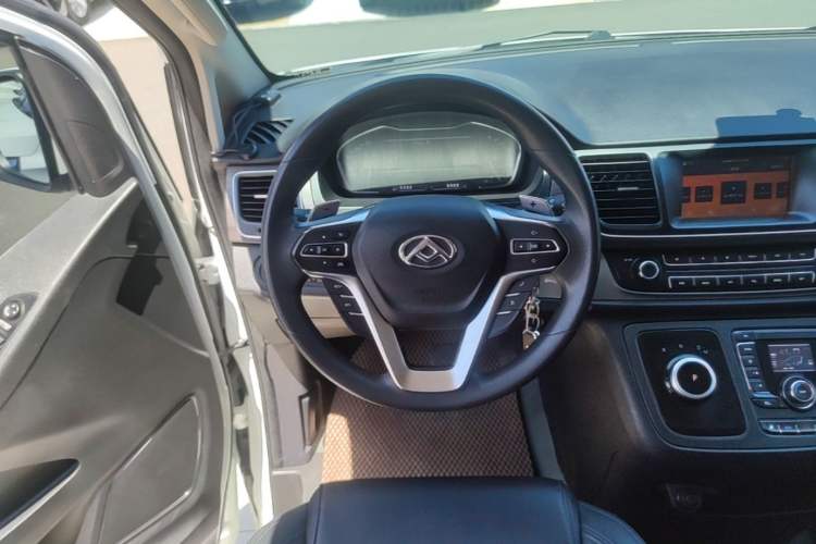 Used SAIC MAXUS G10 2022 2.0T Automatic Elite Edition Gasoline 7-Seater Steering Wheel