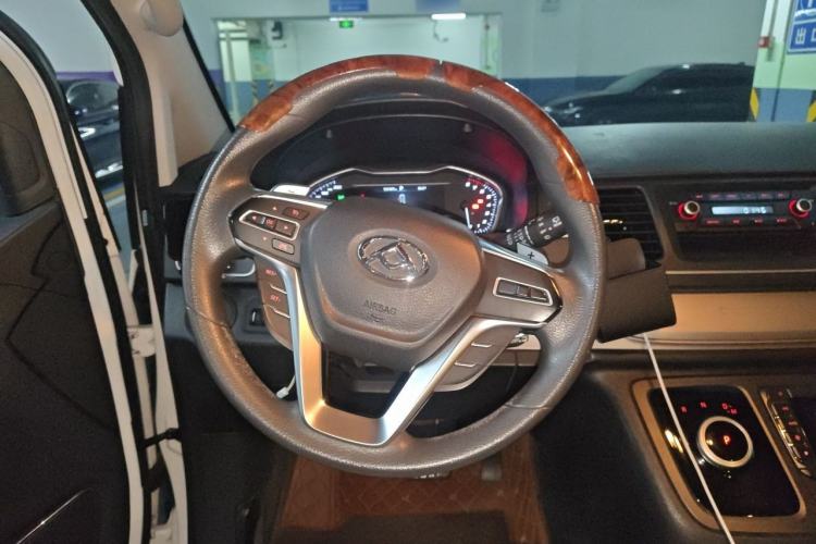 Used SAIC MAXUS G10 2022 2.0T Automatic Smart Enjoyment Version Gasoline 7 Seats Steering Wheel