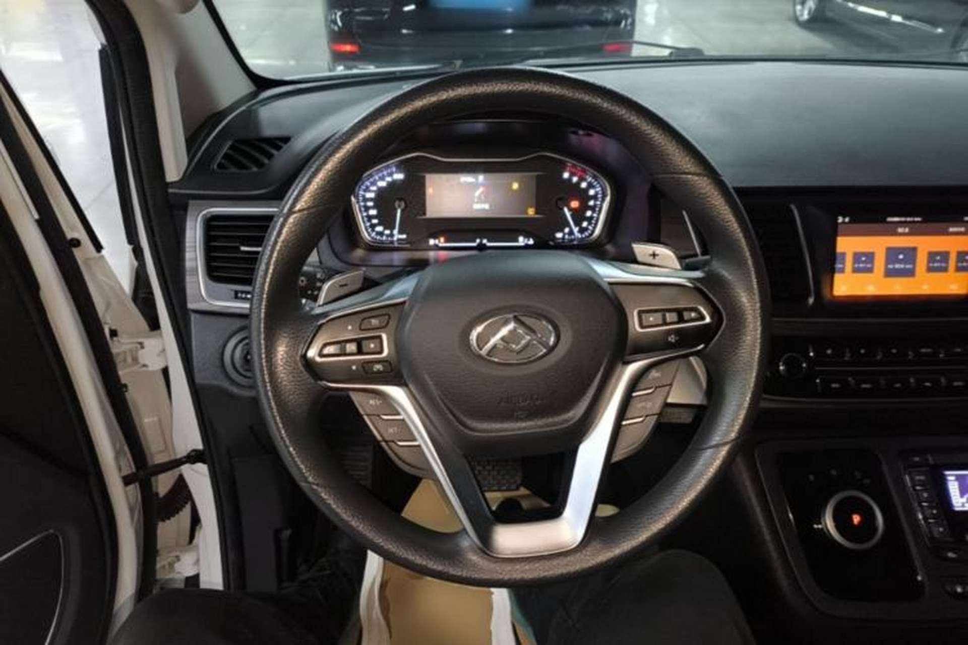 Used SAIC MAXUS G10 2022 2.0T Automatic Elite Edition Gasoline 7-Seater Steering Wheel