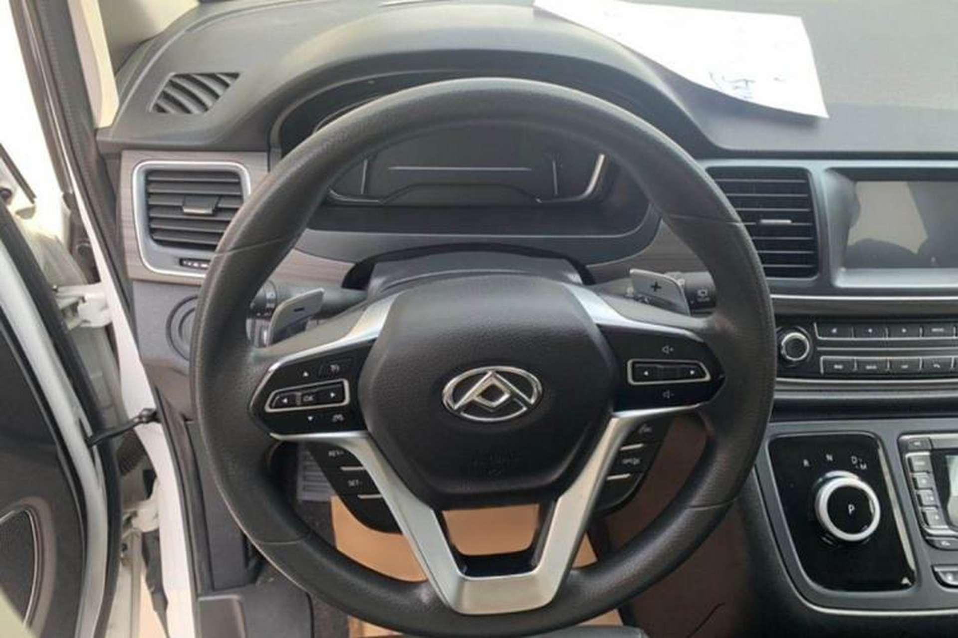 Used SAIC MAXUS G10 2022 2.0T Automatic Elite Edition Gasoline 7-Seater Steering Wheel