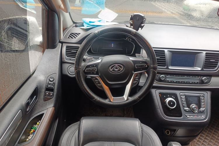 Used SAIC MAXUS G10 2022 2.0T Automatic Elite Edition Gasoline 7-Seater Steering Wheel