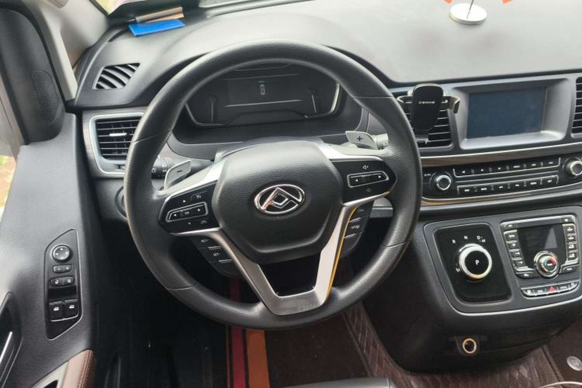 Used SAIC MAXUS G10 2022 2.0T Automatic Elite Edition Gasoline 7-Seater Steering Wheel