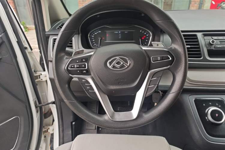 Used SAIC MAXUS G10 2022 2.0T Automatic Smart Enjoyment Version Gasoline 7 Seats Steering Wheel