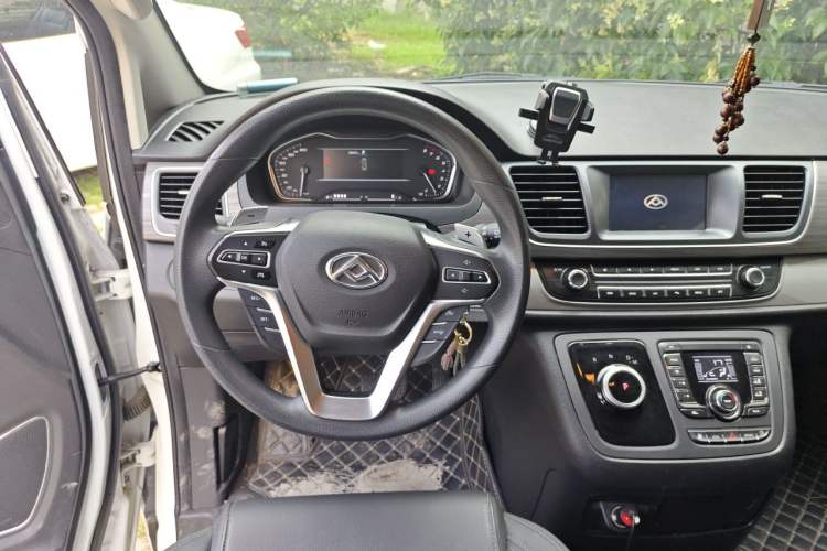 Used SAIC MAXUS G10 2022 2.0T Automatic Elite Edition Gasoline 7-Seater Steering Wheel