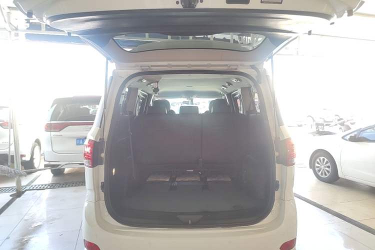 Used SAIC MAXUS G10 2022 2.0T Automatic Elite Edition Gasoline 7-Seater Trunk