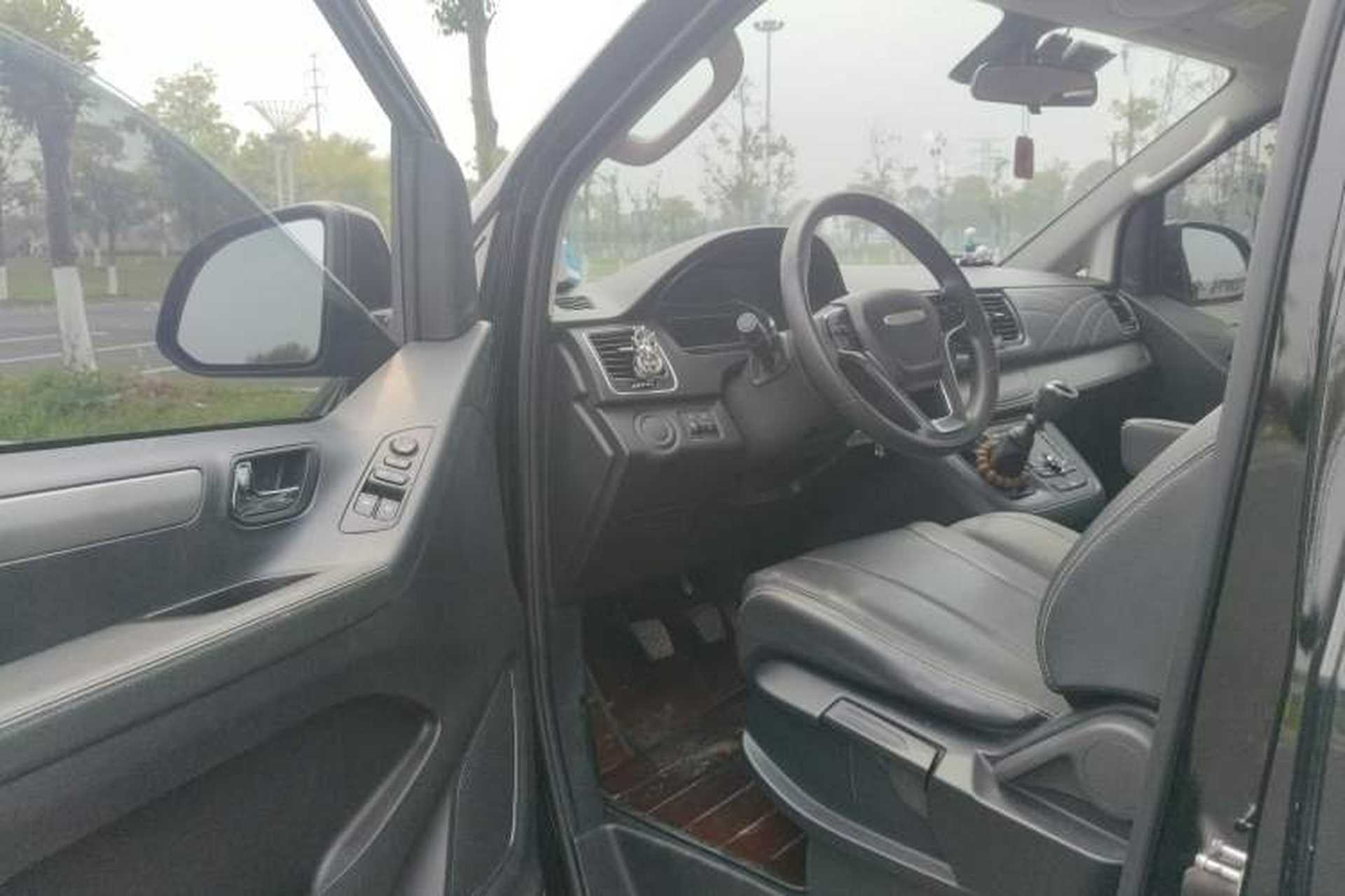 Used SAIC MAXUS G10 2023 2.0T Manual Multi-Function Version Diesel 7 Seats Driver Seat