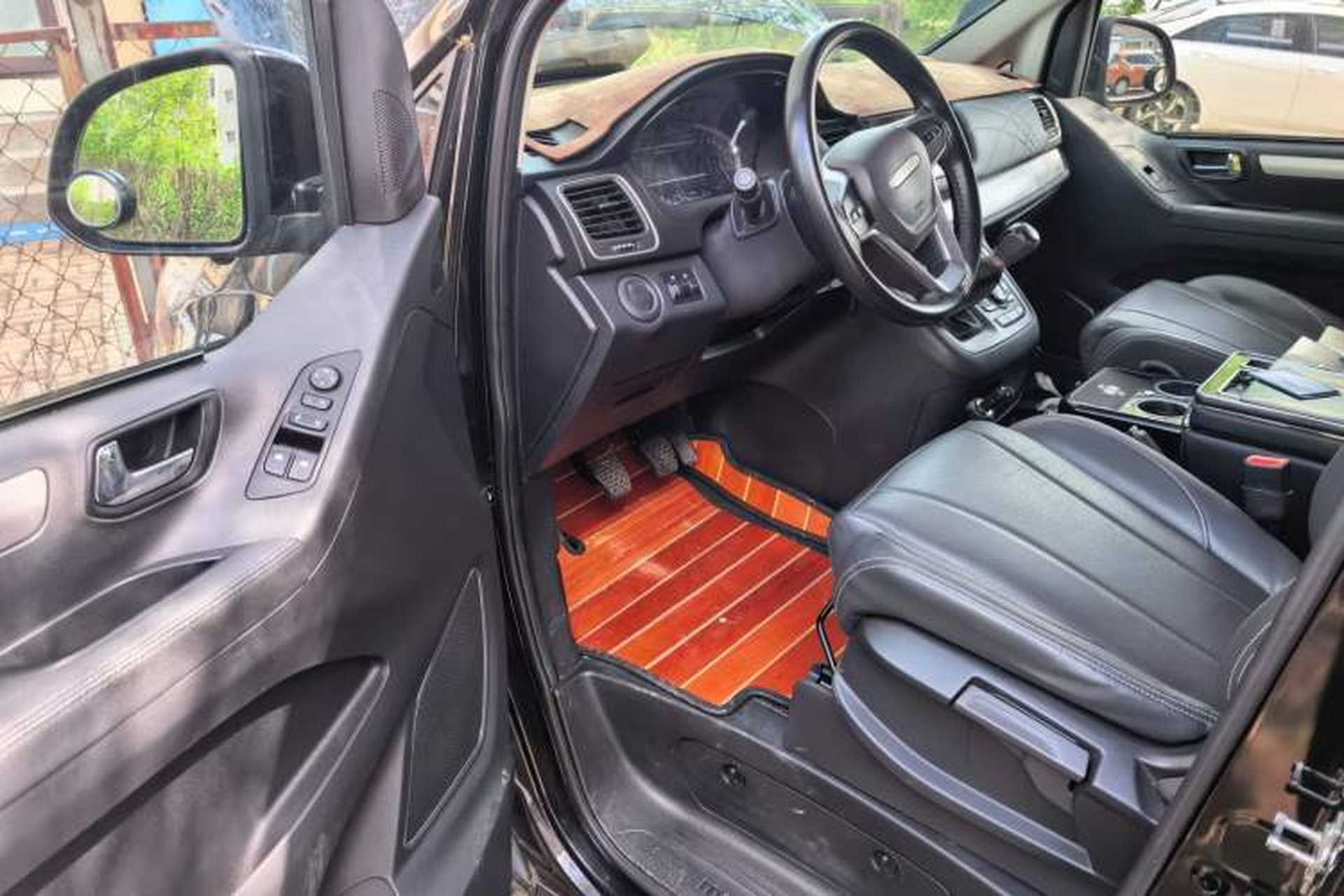 Used SAIC MAXUS G10 2023 2.0L Manual Multi-Function Version Gasoline 7 Seats Driver Seat
