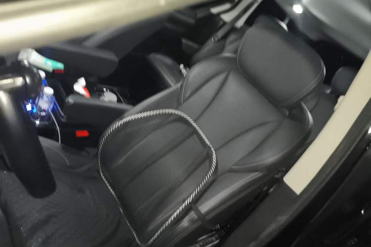 Used SAIC MAXUS G10 2023 Facelift 2.0L Manual Multi-Function Version Gasoline 7-Seater Left Front Seat