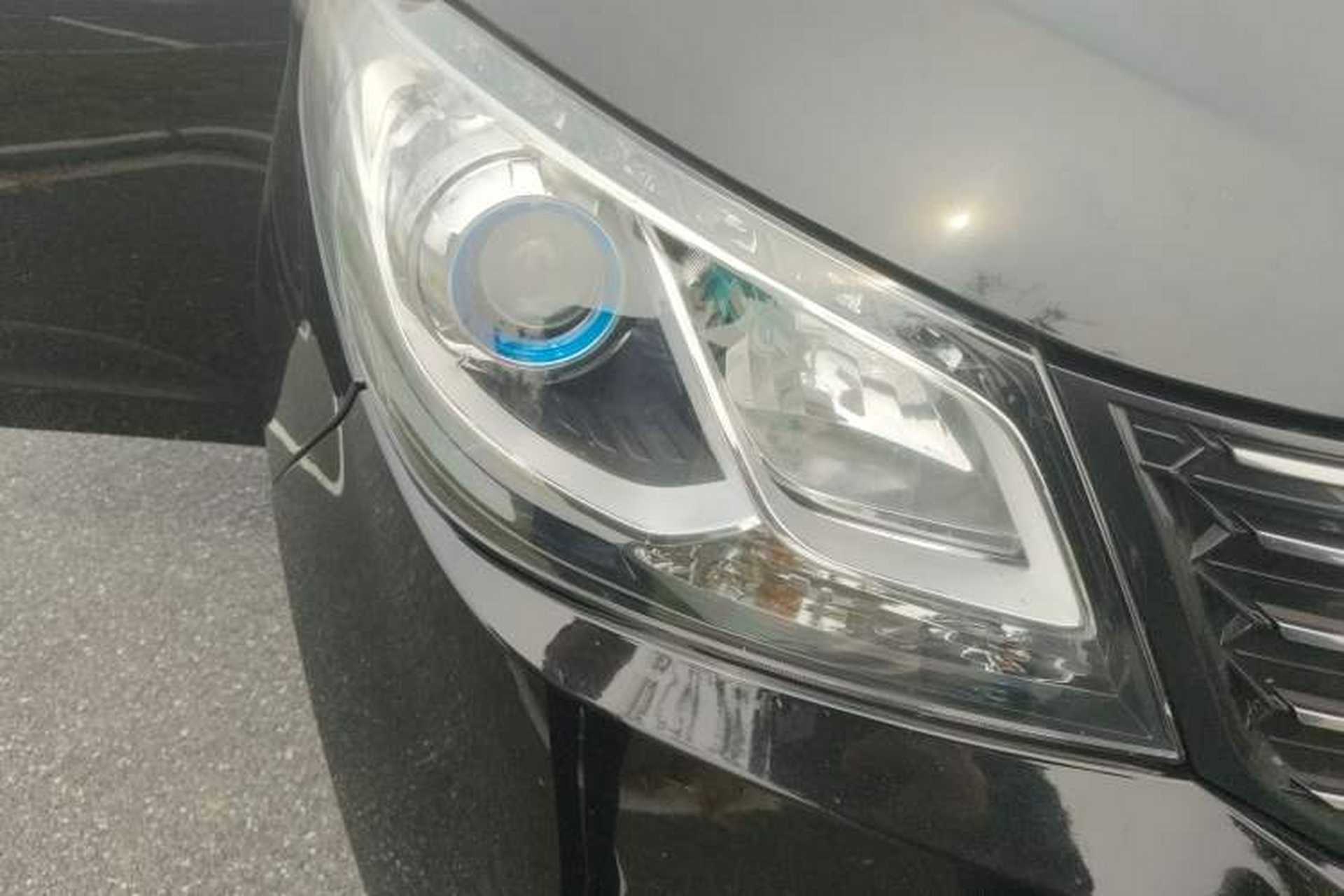 Used SAIC MAXUS G10 2023 2.0T Manual Multi-Function Version Diesel 7 Seats Right Front Headlight