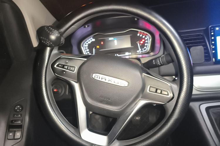 Used SAIC MAXUS G10 2023 Facelift 2.0L Manual Multi-Function Version Gasoline 7-Seater Steering Wheel