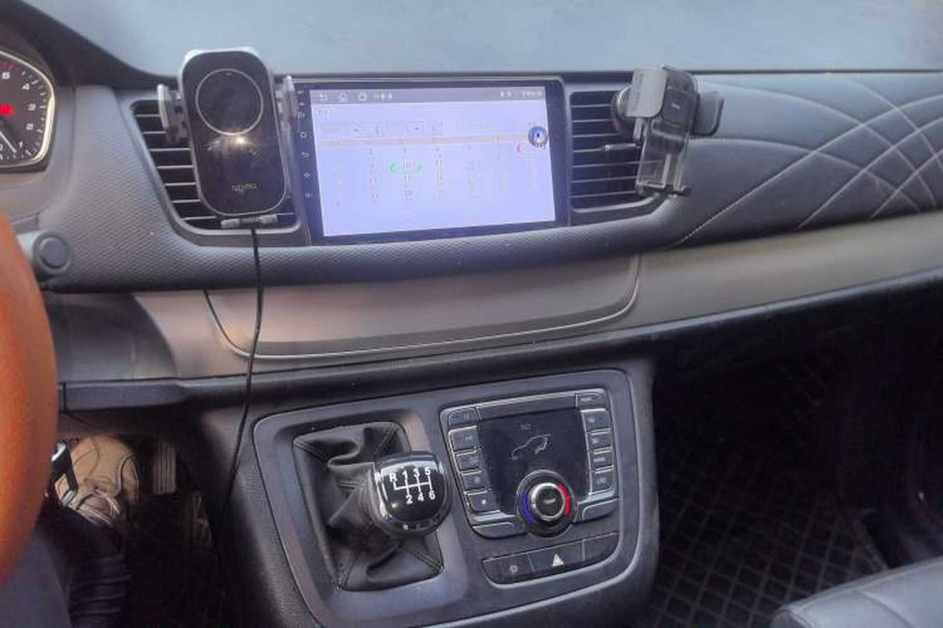 Used SAIC MAXUS G10 2023 2.0T Manual Multi-Function Version Diesel 7/8/9 Seats Audio And AC Panel
