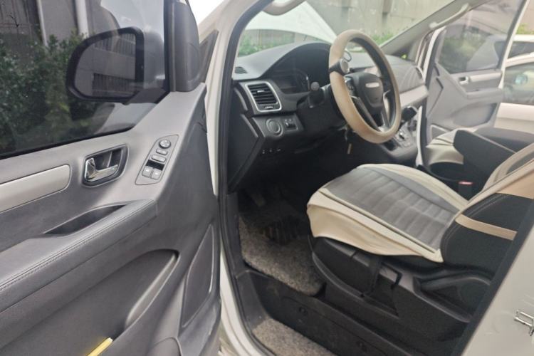 Used SAIC MAXUS G10 2023 2.0L Manual Multi-Function Version Gasoline 7 Seats Driver Seat