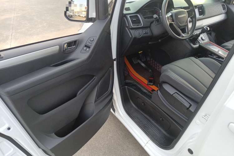 Used SAIC MAXUS G10 2023 2.0T Manual Multi-Function Version Diesel 7/8/9 Seats Driver Seat