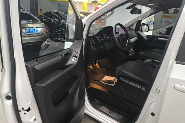 Used SAIC MAXUS G10 2023 Facelift 2.0L Manual Multi-Function Version Gasoline 7-Seater Driver Seat
