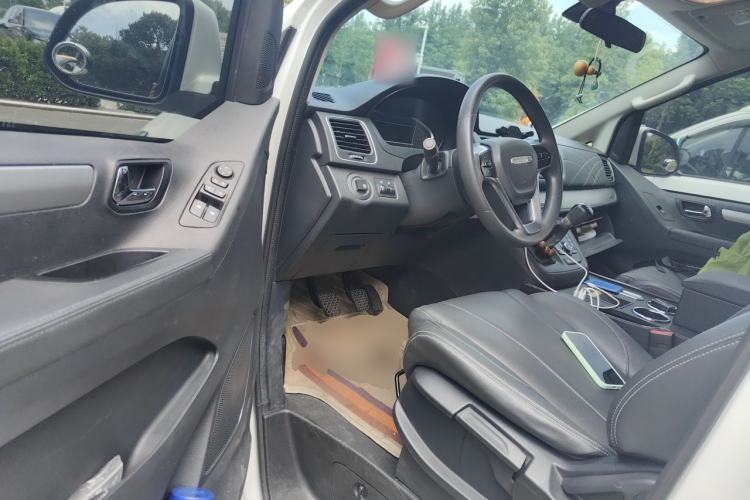 Used SAIC MAXUS G10 2023 Facelift 2.0L Manual Multi-Function Version Gasoline 7-Seater Driver Seat