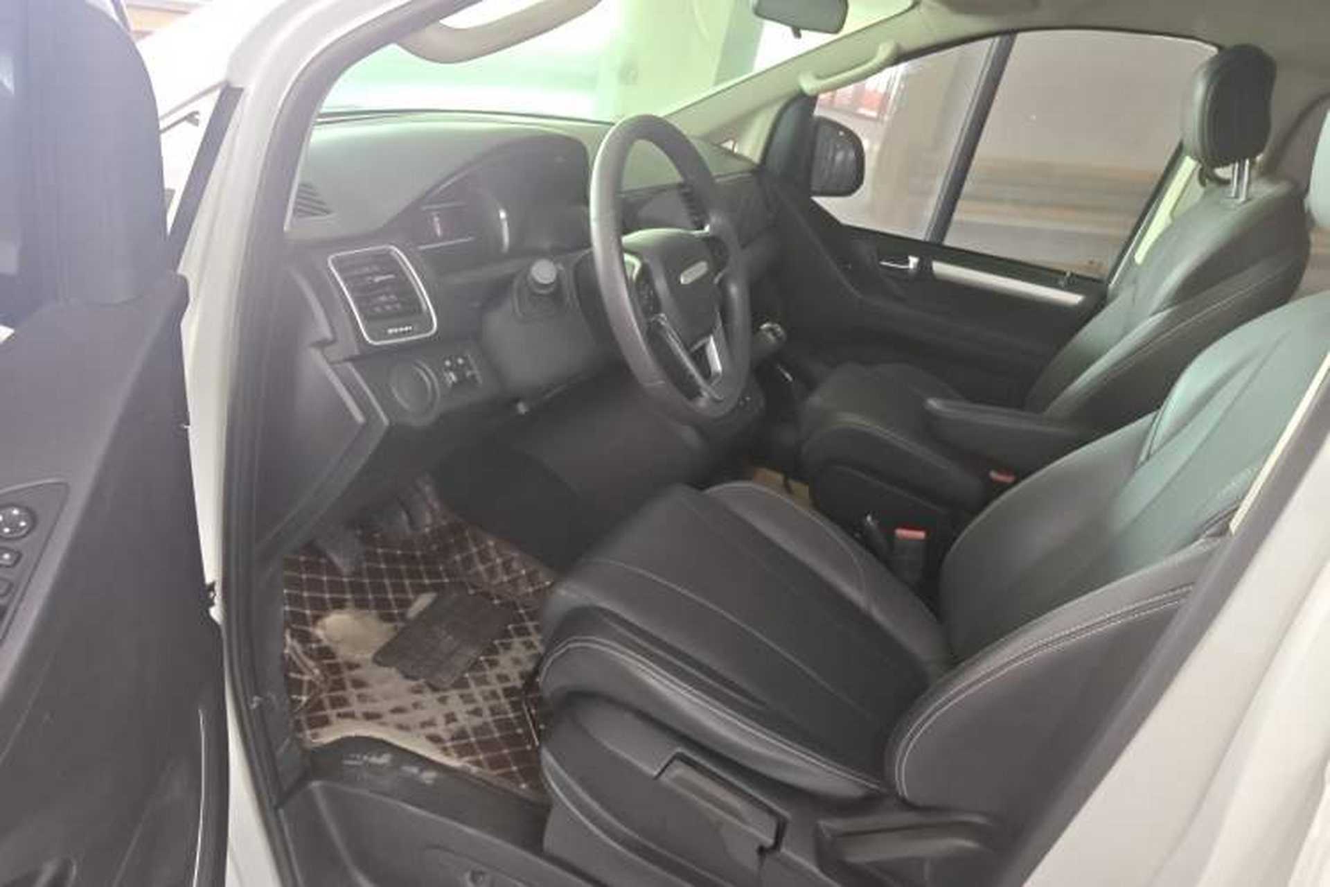 Used SAIC MAXUS G10 2023 Facelift 2.0L Manual Multi-Function Version Gasoline 7-Seater Driver Seat