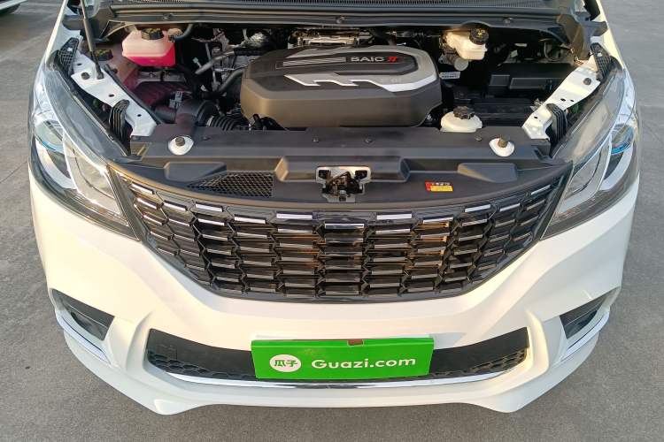 Used SAIC MAXUS G10 2023 2.0T Manual Multi-Function Version Diesel 7/8/9 Seats Engine Bay