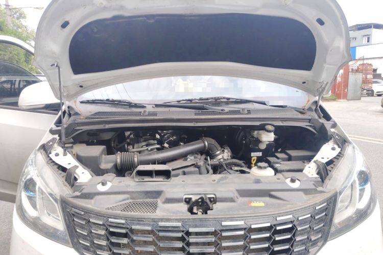 Used SAIC MAXUS G10 2023 2.0L Manual Multi-Function Version Gasoline 7 Seats Engine Bay