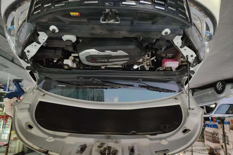 Used SAIC MAXUS G10 2023 2.0T Manual Multi-Function Version Diesel 7/8/9 Seats Engine Bay