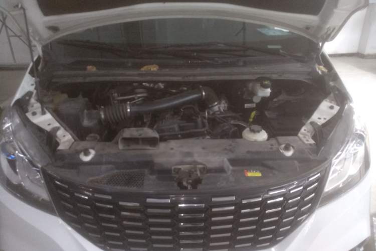 Used SAIC MAXUS G10 2023 Facelift 2.0L Manual Multi-Function Version Gasoline 7-Seater Engine Bay
