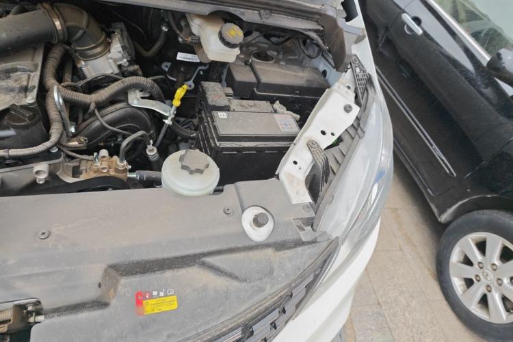 Used SAIC MAXUS G10 2023 2.0L Manual Multi-Function Version Gasoline 7 Seats Engine Bay Left