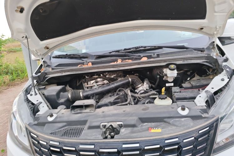 Used SAIC MAXUS G10 2023 2.0L Manual Multi-Function Version Gasoline 7 Seats Engine Bay