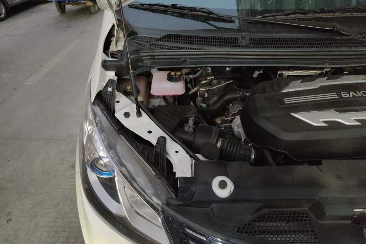 Used SAIC MAXUS G10 2023 2.0T Manual Multi-Function Version Diesel 7/8/9 Seats Engine Bay Right