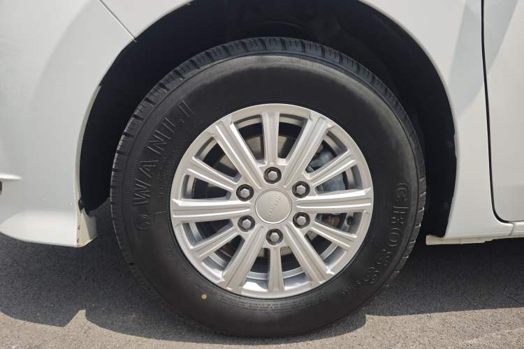 Used SAIC MAXUS G10 2023 Facelift 2.0L Manual Multi-Function Version Gasoline 7-Seater Exterior 11