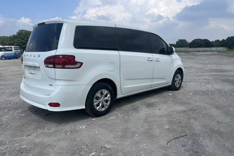 Used SAIC MAXUS G10 2023 Facelift 2.0L Manual Multi-Function Version Gasoline 7-Seater Exterior 3