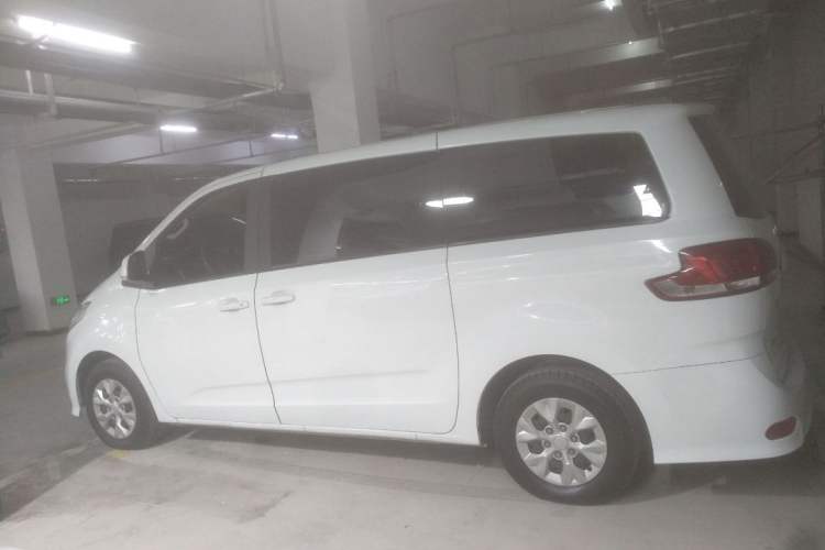 Used SAIC MAXUS G10 2023 Facelift 2.0L Manual Multi-Function Version Gasoline 7-Seater Exterior 5