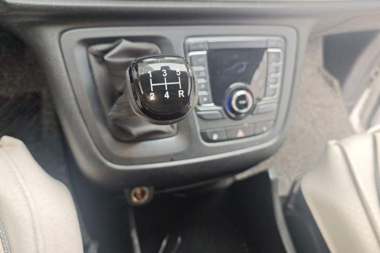 Used SAIC MAXUS G10 2023 2.0L Manual Multi-Function Version Gasoline 7 Seats Gear Lever