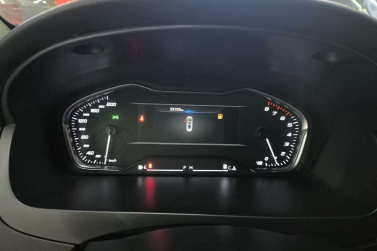 Used SAIC MAXUS G10 2023 Facelift 2.0L Manual Multi-Function Version Gasoline 7-Seater Instrument Cluster