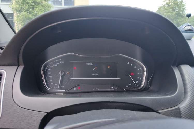Used SAIC MAXUS G10 2023 Facelift 2.0L Manual Multi-Function Version Gasoline 7-Seater Instrument Cluster